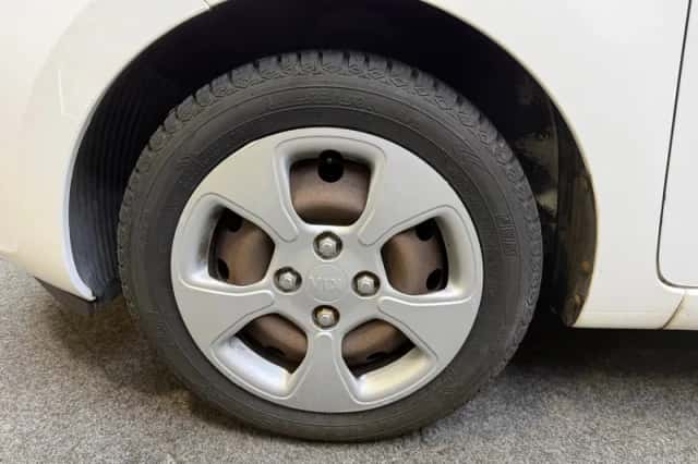 Kia Picanto (2011) thumbnail 3