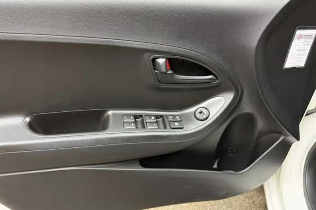 Kia Picanto (2011) thumbnail 5