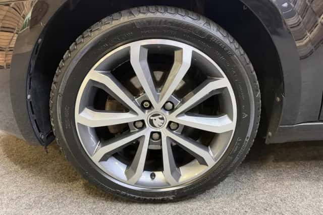 Škoda Octavia (2019) thumbnail 2
