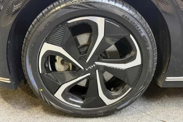 Kia EV6 (2024) thumbnail 2