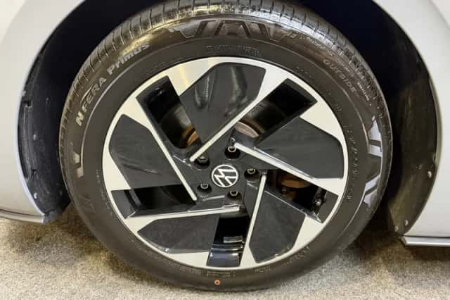 Volkswagen ID.3 (2024) thumbnail 2