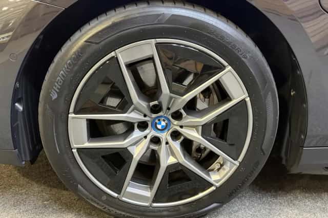 BMW 5-Serie (2024) thumbnail 2