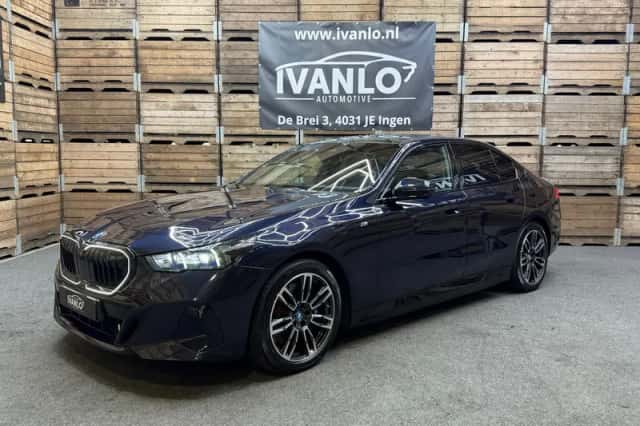 BMW i5 (2024) thumbnail 1