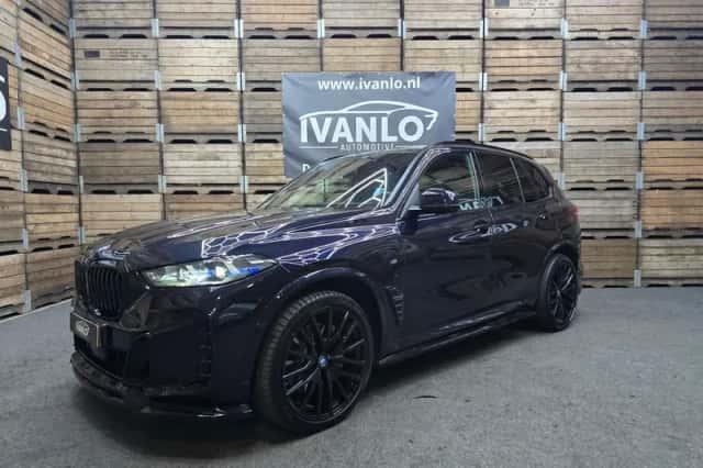 BMW X5 (2023) thumbnail 1
