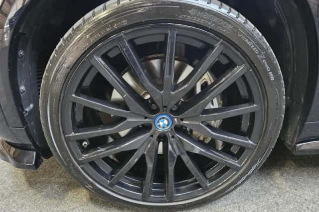 BMW X5 (2023) thumbnail 2