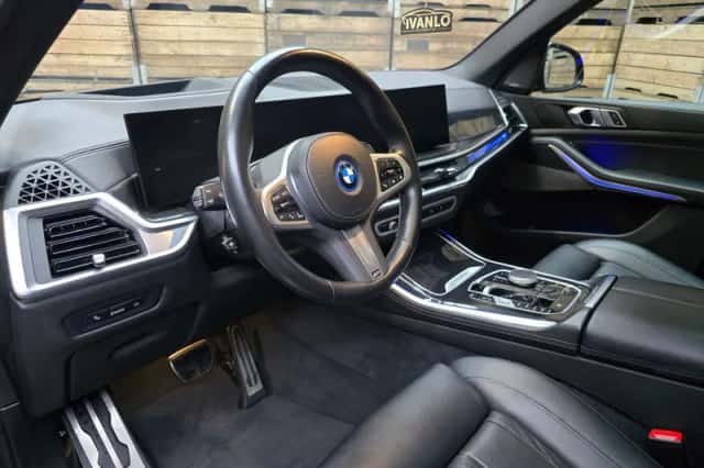 BMW X5 (2023) thumbnail 3