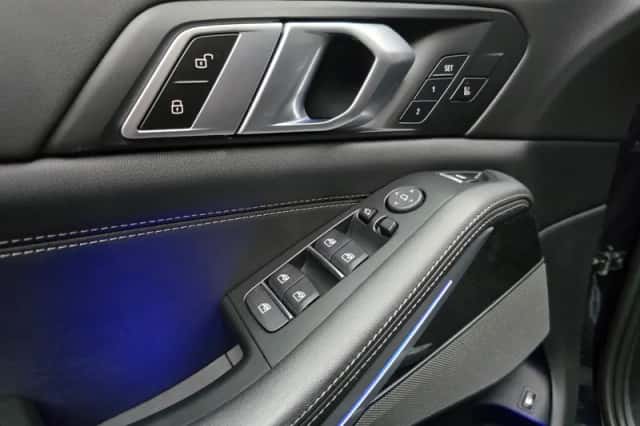 BMW X5 (2023) thumbnail 4