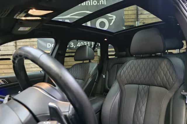 BMW X5 (2023) thumbnail 6