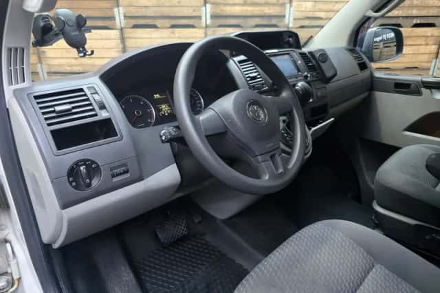 Volkswagen Transporter (2013) thumbnail 3