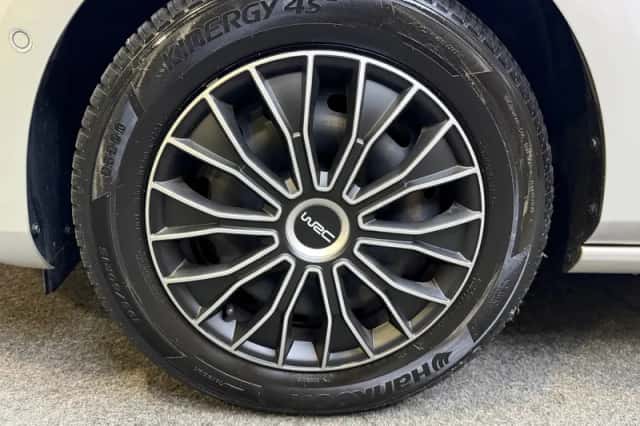 Ford Fiesta (2021) thumbnail 2