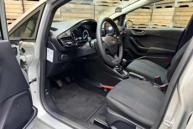 Ford Fiesta (2021) thumbnail 3
