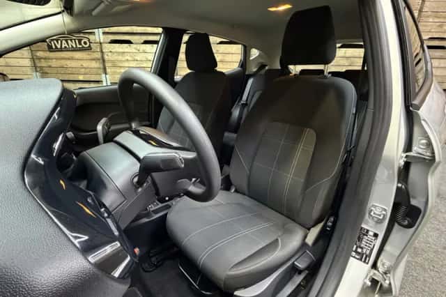 Ford Fiesta (2021) thumbnail 4