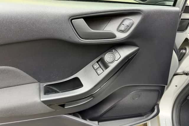 Ford Fiesta (2021) thumbnail 5