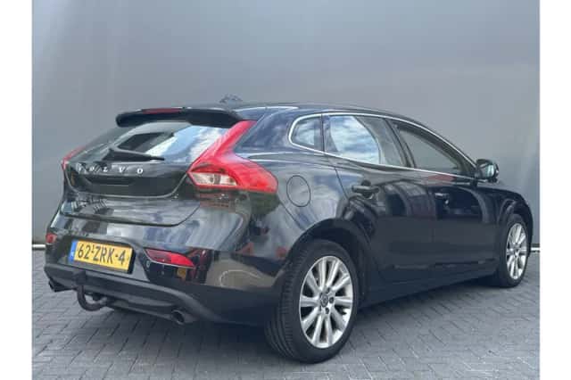 Volvo V40 (2013) thumbnail 2
