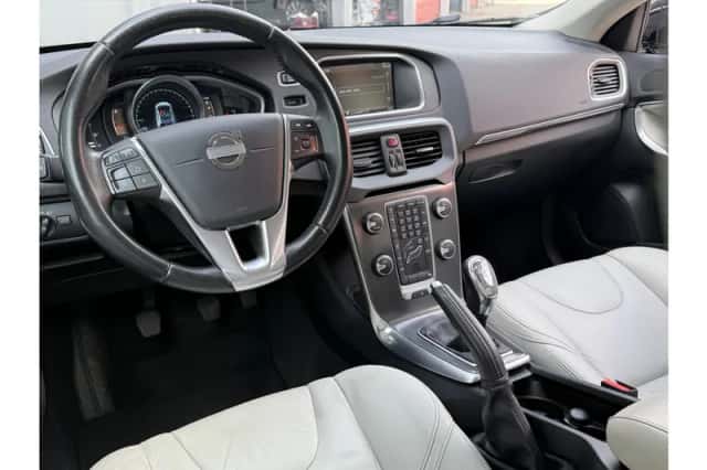 Volvo V40 (2013) thumbnail 4