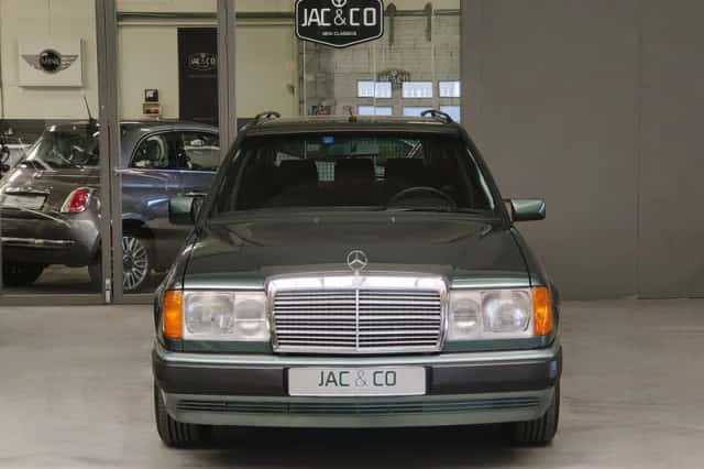 Mercedes-Benz E-Klasse (1991) thumbnail 5