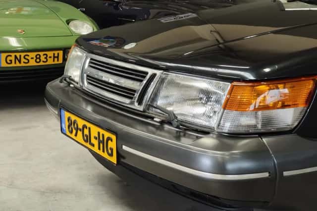 Saab 900 (1993) thumbnail 2