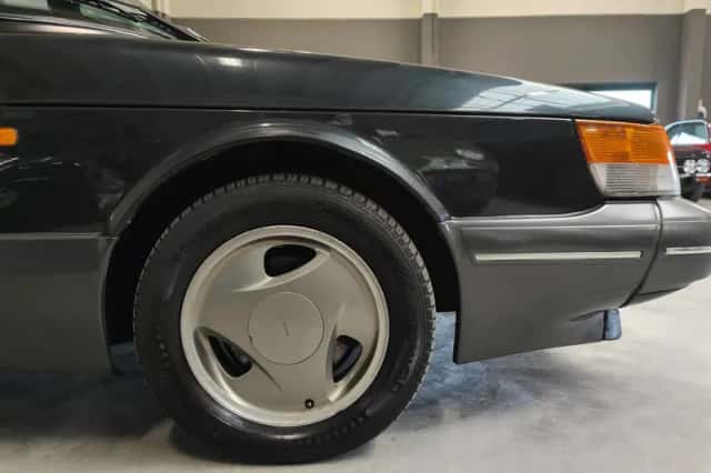 Saab 900 (1993) thumbnail 3