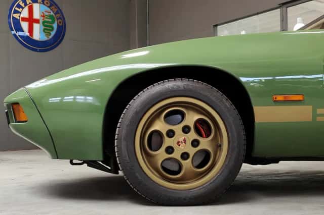 Porsche 928 (1978) thumbnail 2