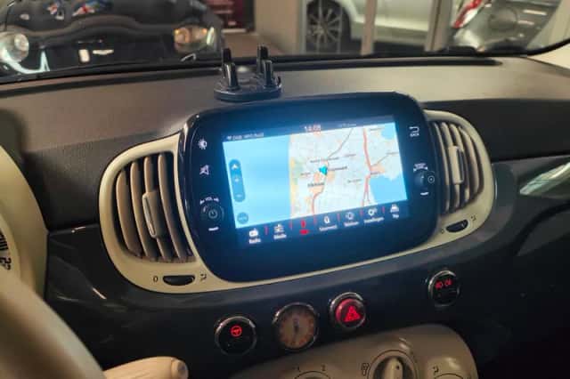 Fiat 500 (2019) thumbnail 2