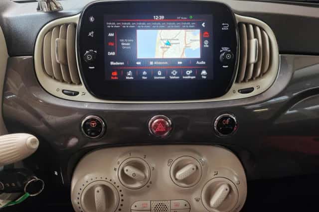Fiat 500 (2018) thumbnail 2