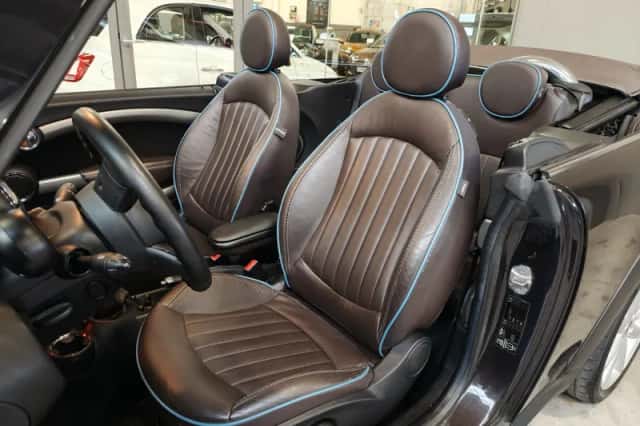 MINI Cabrio (2012) thumbnail 2