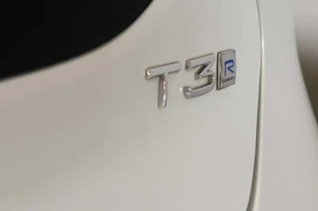 Volvo V40 (2019) thumbnail 2