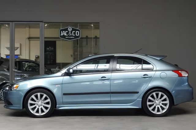 Mitsubishi Lancer (2009) thumbnail 5