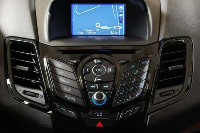 Ford Fiesta (2016) thumbnail 2