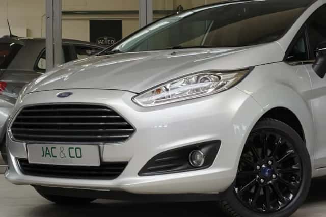 Ford Fiesta (2016) thumbnail 4