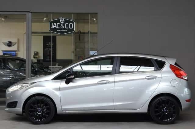 Ford Fiesta (2016) thumbnail 5