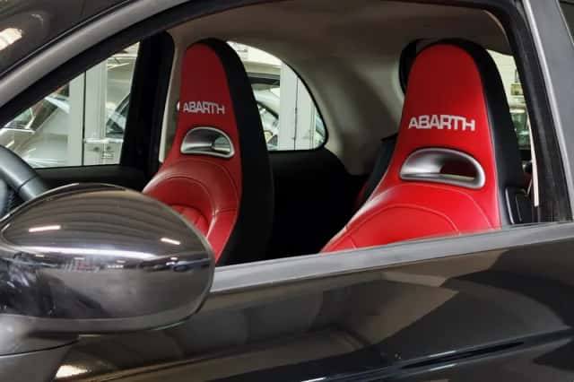 Fiat 500 (2016) thumbnail 2