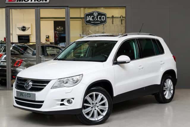 Volkswagen Tiguan (2010) thumbnail 1