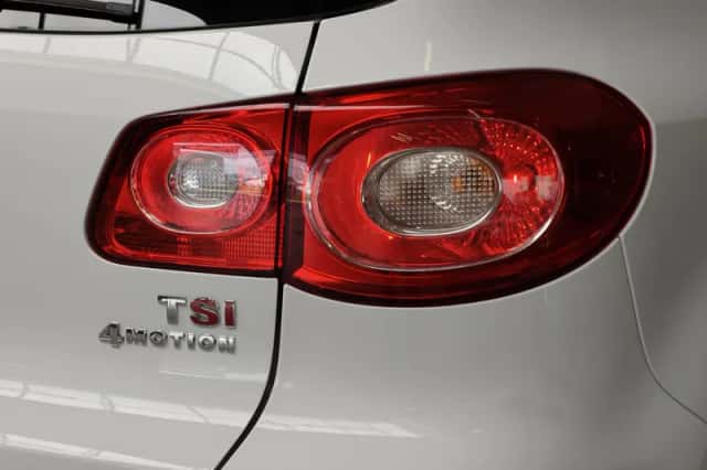 Volkswagen Tiguan (2010) thumbnail 3