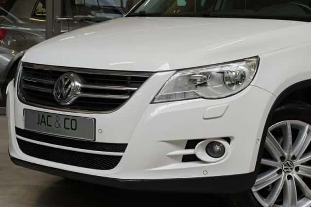 Volkswagen Tiguan (2010) thumbnail 5