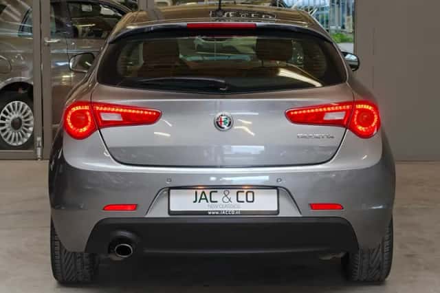 Alfa Romeo Giulietta (2017) thumbnail 6