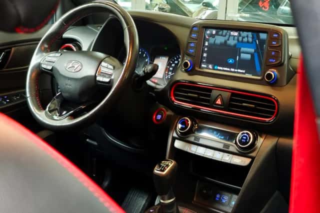 Hyundai Kona (2018) thumbnail 2