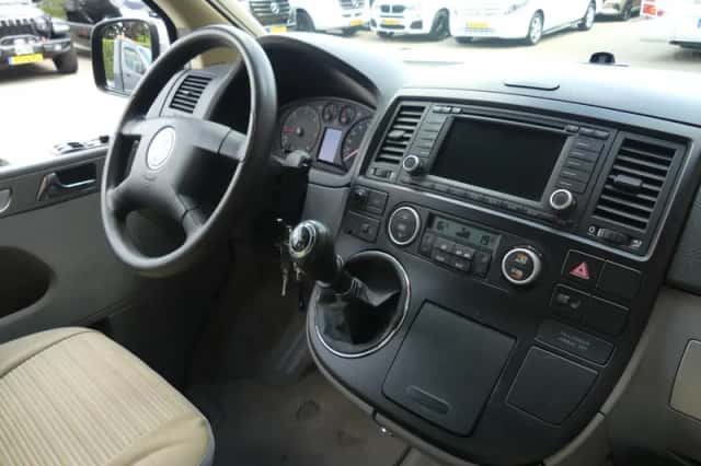 Volkswagen California (2005) thumbnail 2