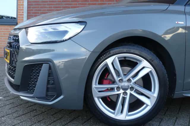 Audi A1 (2019) thumbnail 2