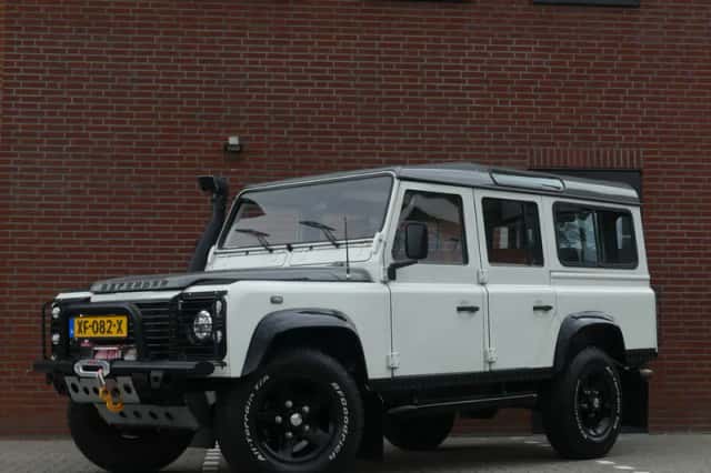 Land Rover Defender (2005) thumbnail 1