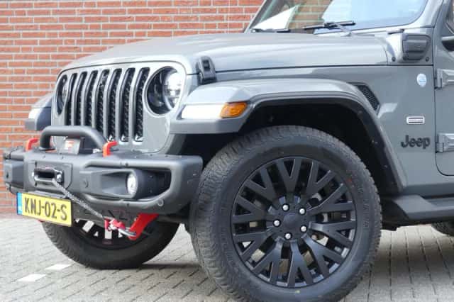 Jeep Wrangler (2024) thumbnail 2