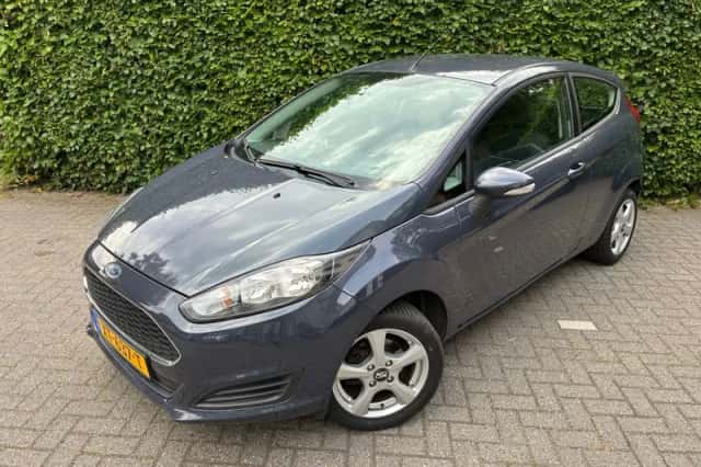 Ford Fiesta (2013) thumbnail 1