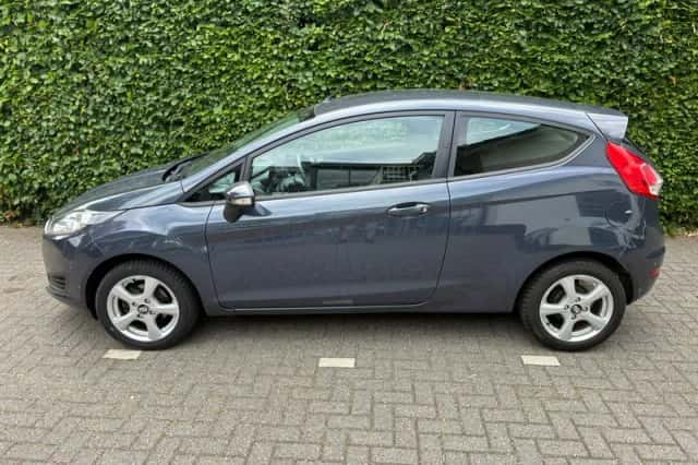 Ford Fiesta (2013) thumbnail 6
