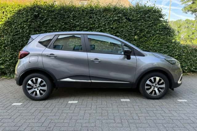 Renault Captur (2019) thumbnail 3