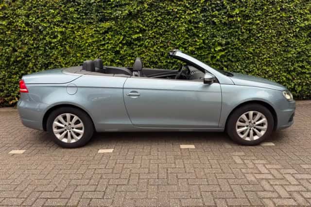 Volkswagen Eos (2012) thumbnail 3