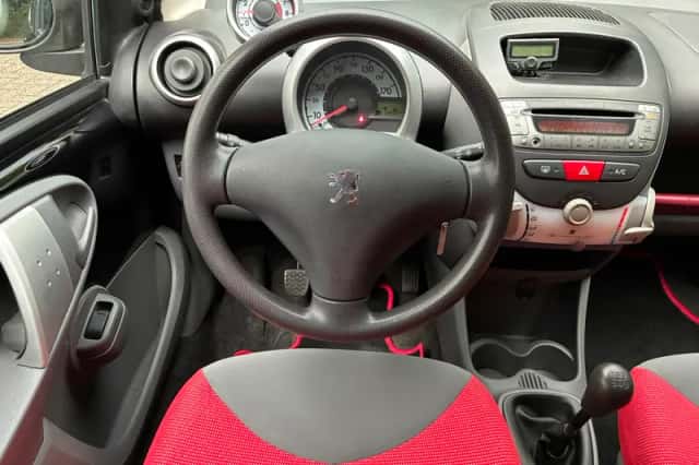 Peugeot 107 (2007) thumbnail 2