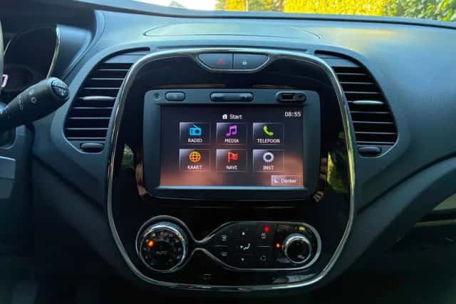 Renault Captur (2015) thumbnail 6