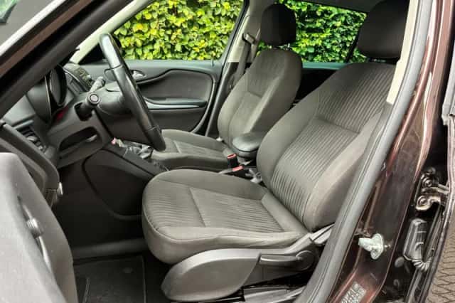 Opel Zafira (2015) thumbnail 3