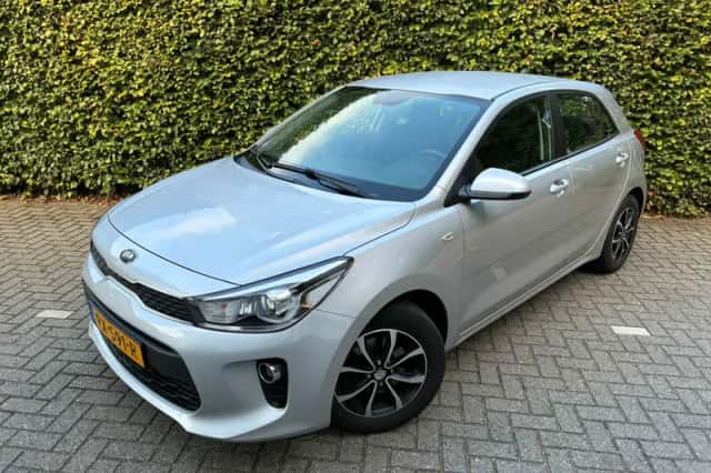 Kia Rio (2017) thumbnail 1