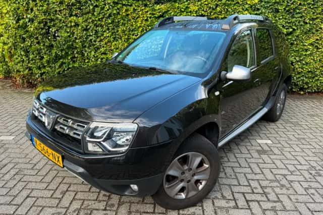 Dacia Duster (2015) thumbnail 1